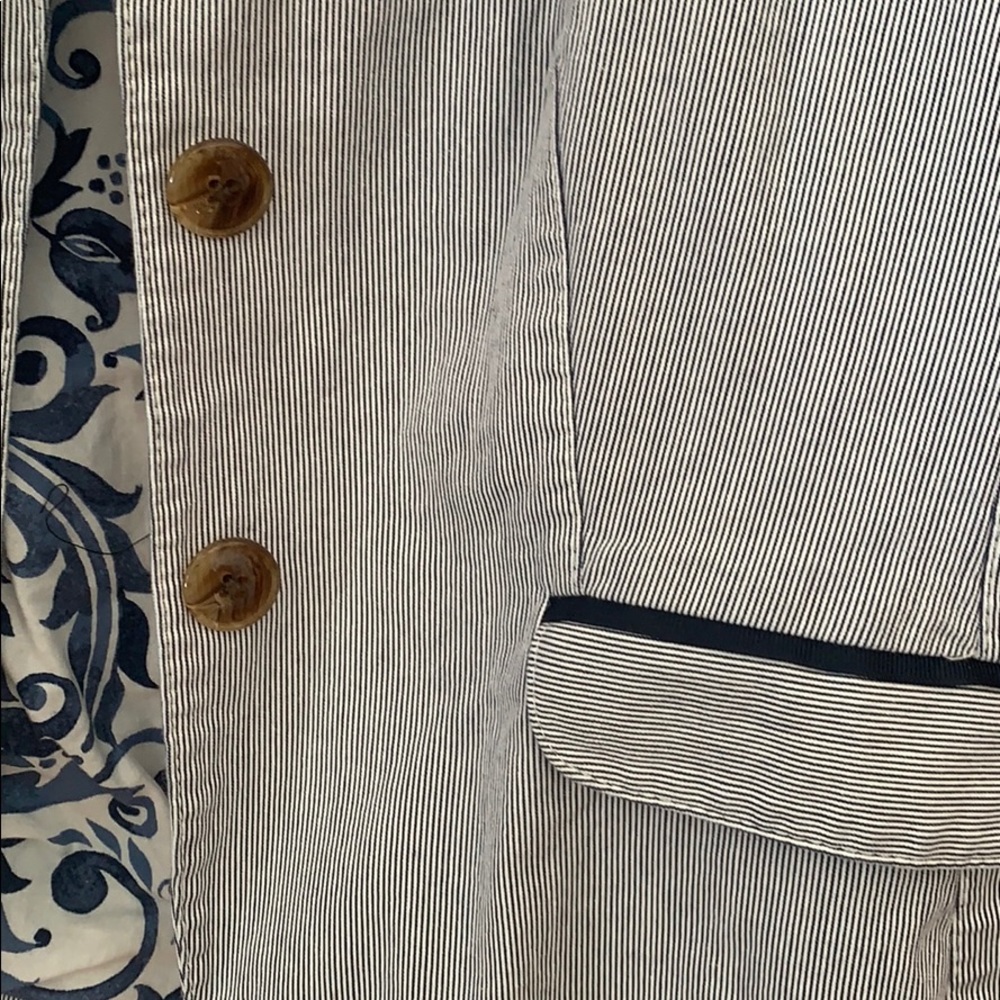 Seersucker women’s jacket.